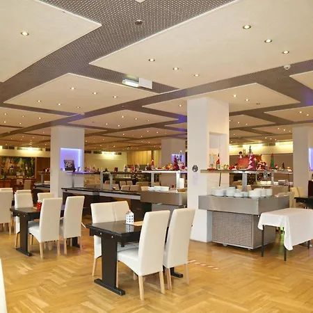 Carea Harz מלון *